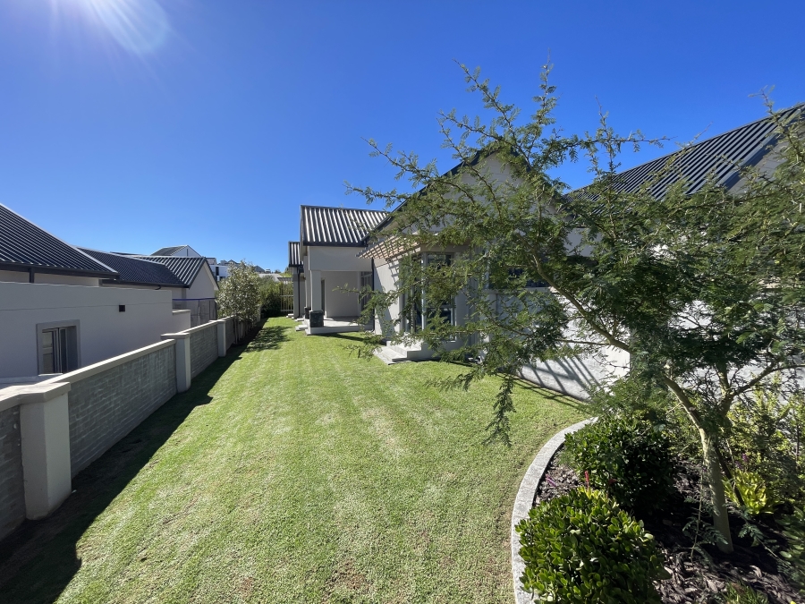 4 Bedroom Property for Sale in Kingswood Golf Estate Western Cape